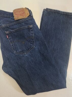 Levi's 34x32 Men's Dark Blue Straight-Leg Jeans Small Hole In Penny Pocket